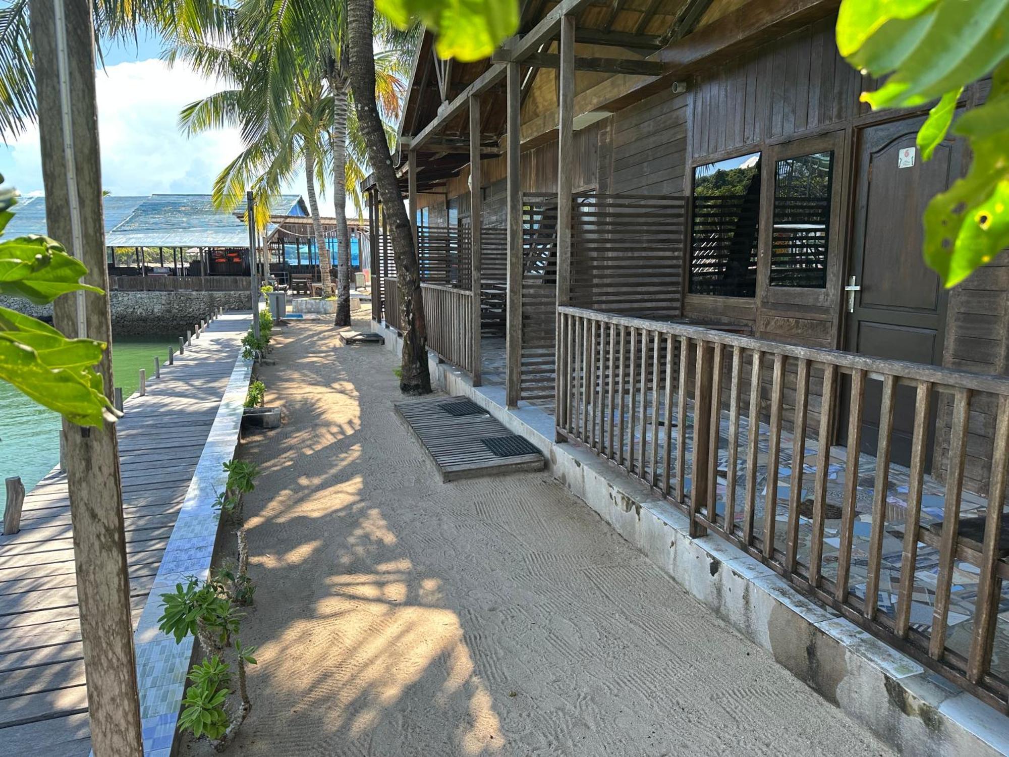 Hotel Mooi Park Sorong Zewnętrze zdjęcie
